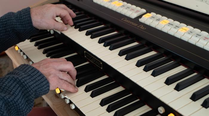 Viscount Cantorum digital organ